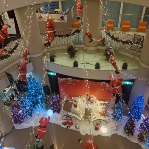 クリスマスイベントでのイルミネーション装飾のサムネイル